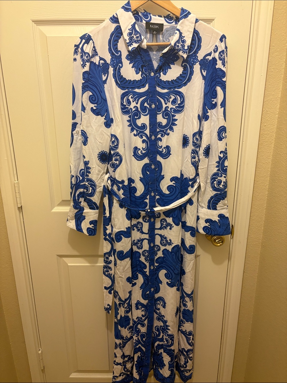 MSK White and Blue Baroque-Print Long Sleeve Maxi Dress A180
